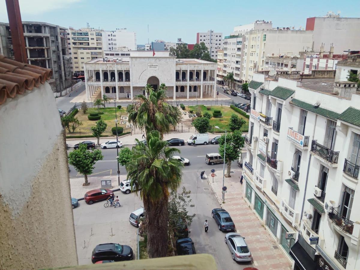 Appart Najia Au Centre Kenitra Avec Grande Terrasse Luaran gambar