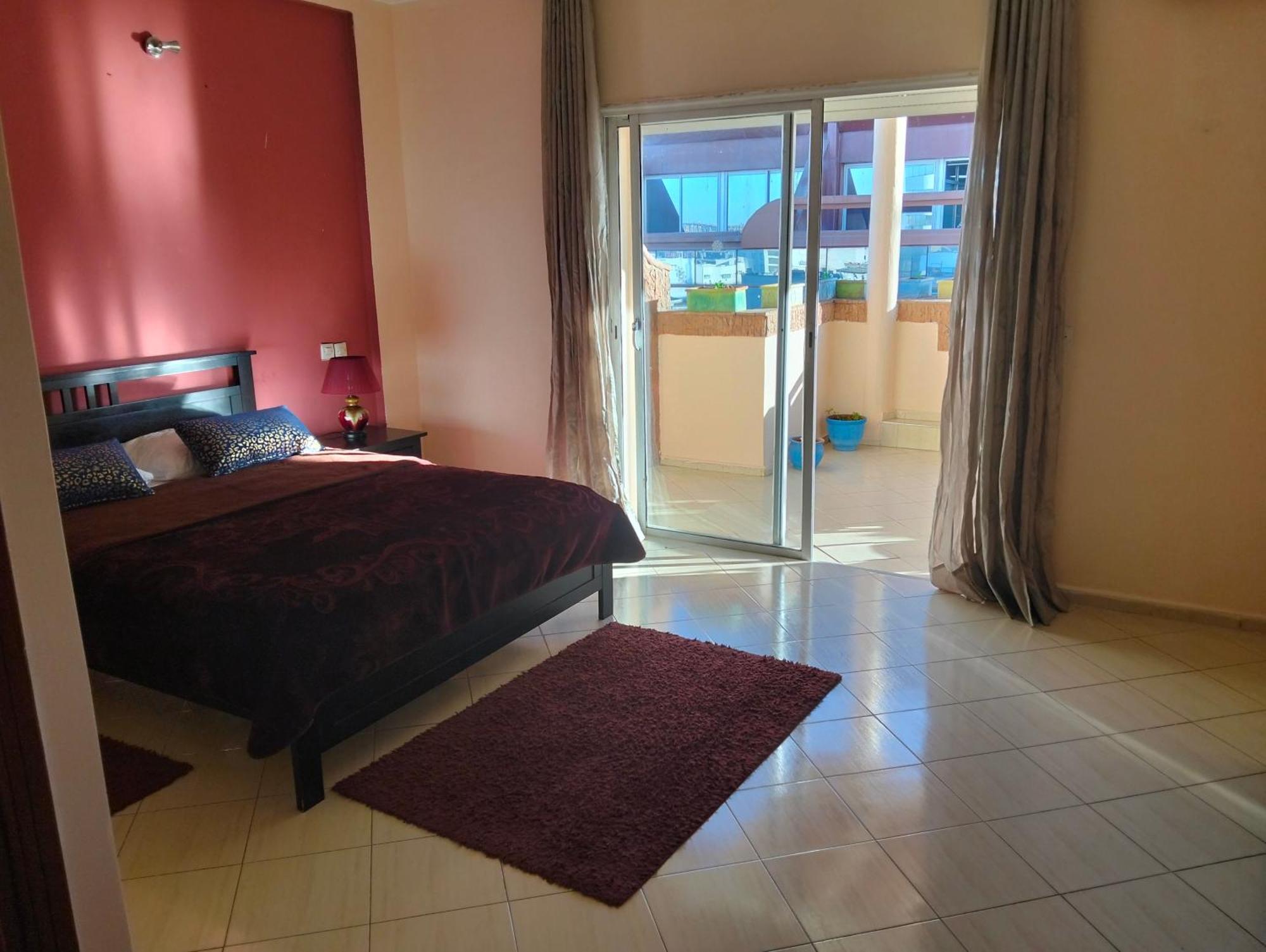 Appart Najia Au Centre Kenitra Avec Grande Terrasse Luaran gambar